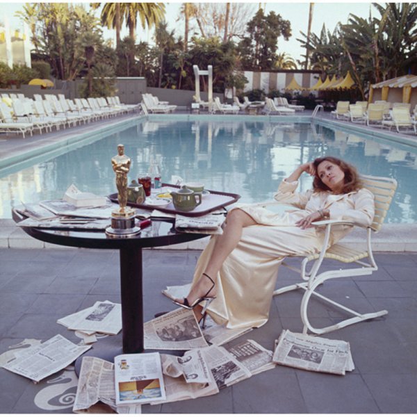 Faye Dunaway, Beverly Hills Hotel, 1977 by Terry O'Neill