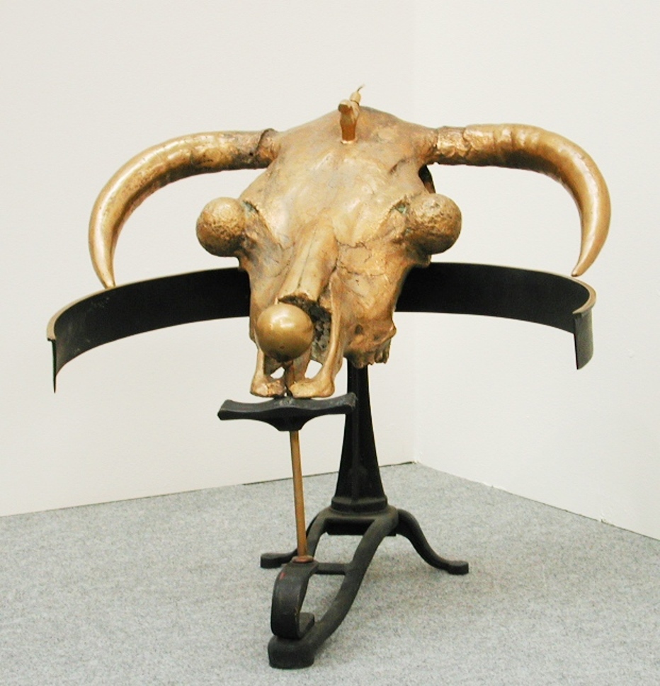 Testa di bue – Stierschädel (Bull Skull) by Daniel Spoerri