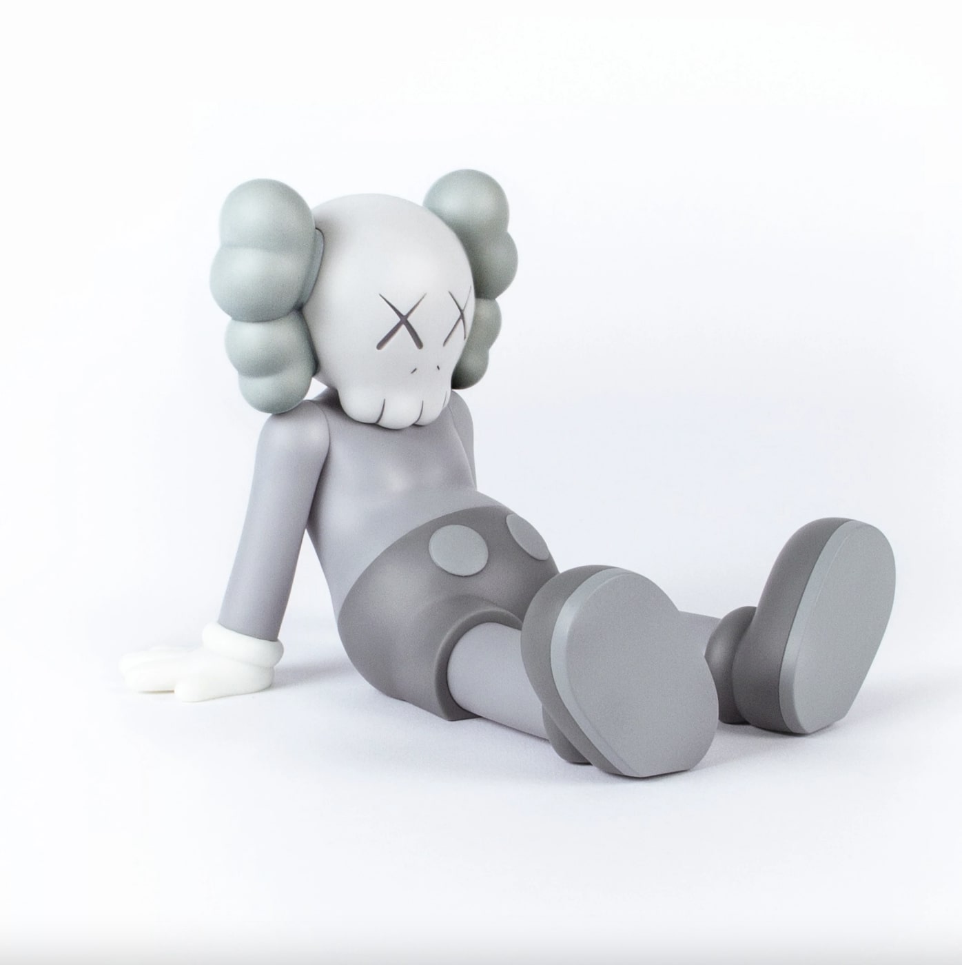 Holiday  Taipai – grey by KAWS