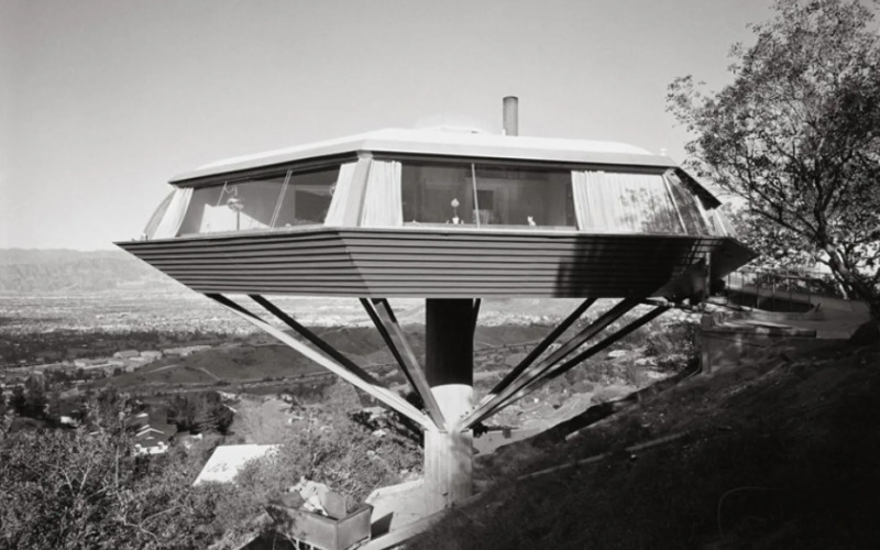 Lautner, Malin Residence (Chemosphere) by Julius Shulman