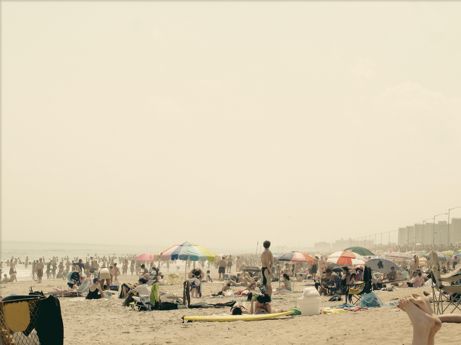 LONG BEACH CROWD, New York, USA by Florian Innerkofler