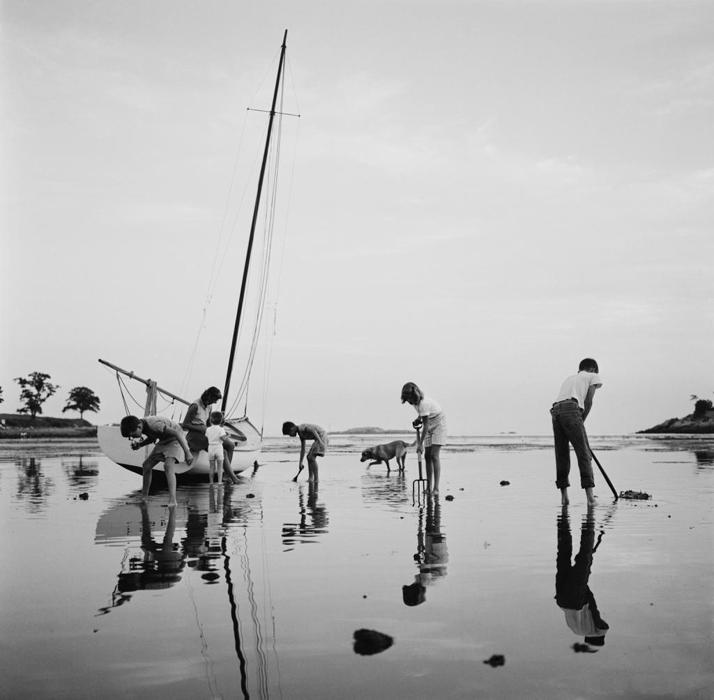 Digging For Clams, The Slim Aarons Prints Collection