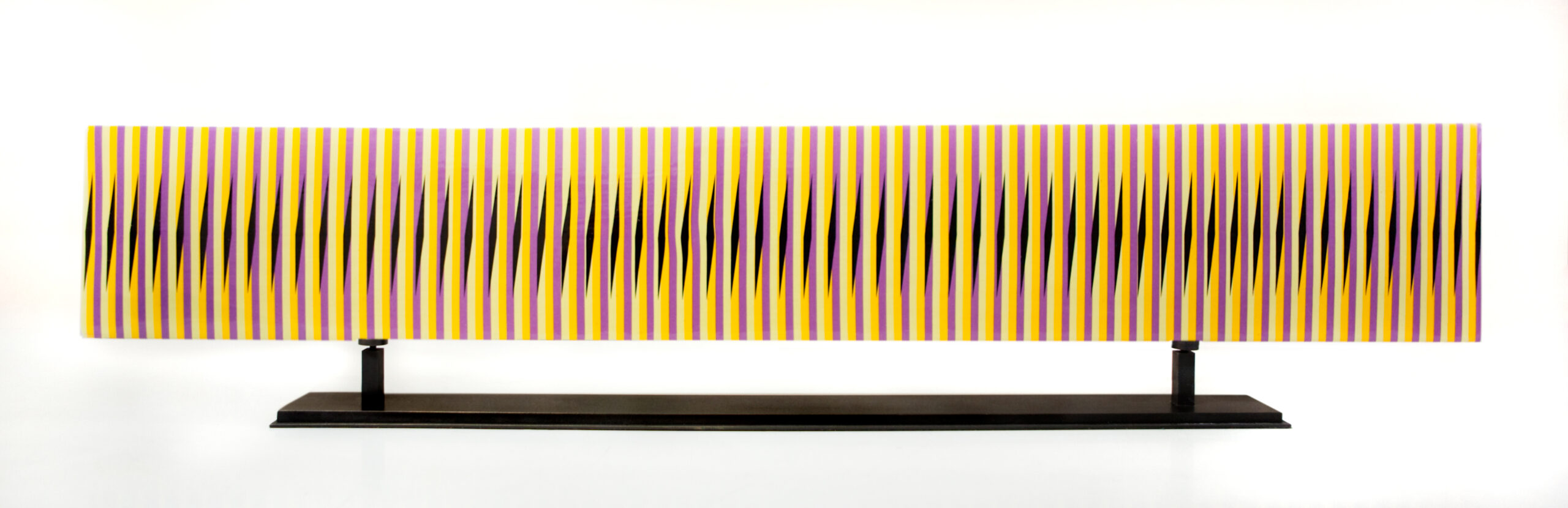 Stèle horizontale 15 by Carlos Cruz-Diez