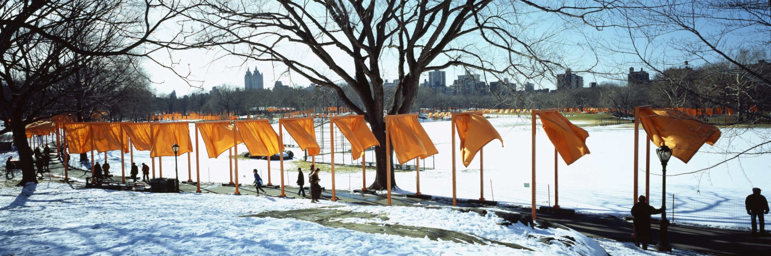 The Gates Lange Reihe M1 by Christo