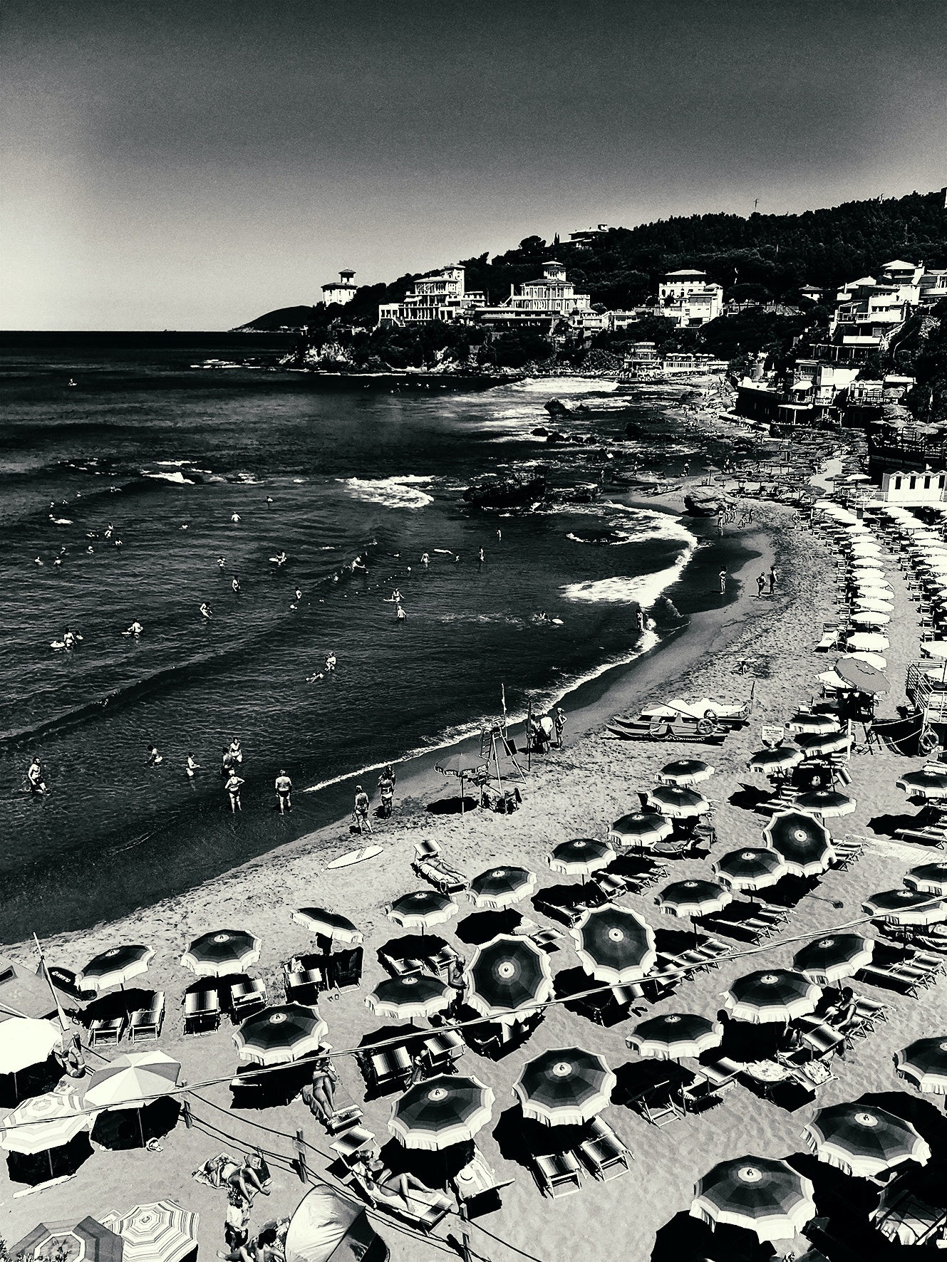 QUERCETANO BAY, Italy (B&W) by Florian Innerkofler