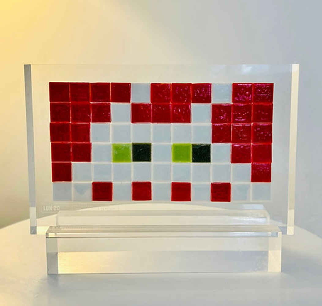 Alias LDN-20 – Unique Ceramic Tiles in Resin by Invader